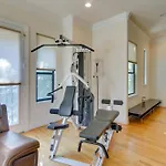 Pet-Friendly Houston Home About 7 Mi To Downtown!