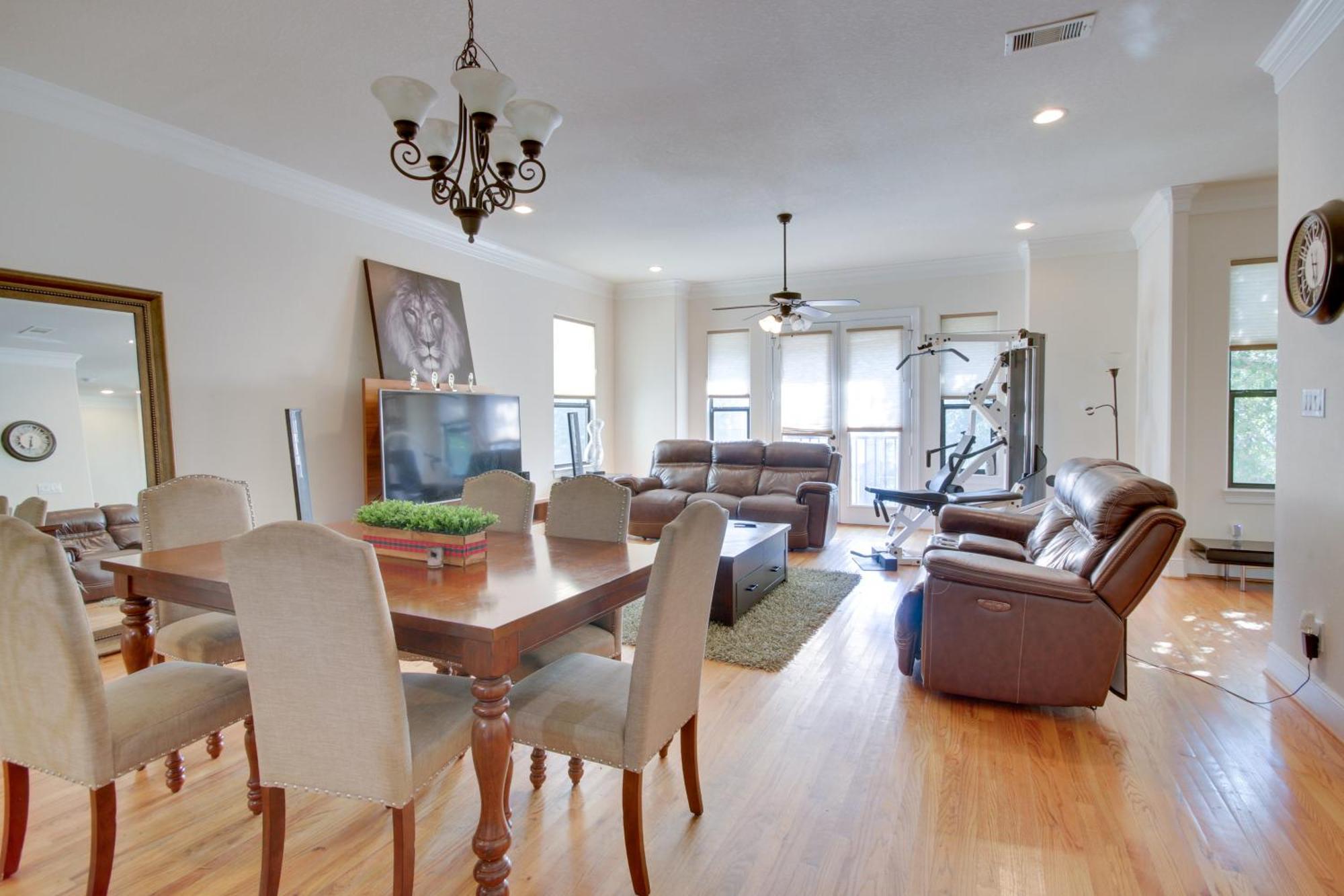 Pet-friendly About 7 Mi To Downtown!