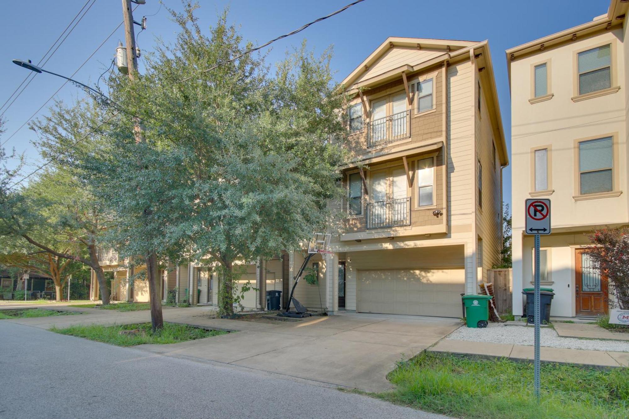 Pet-friendly About 7 Mi To Downtown! Houston